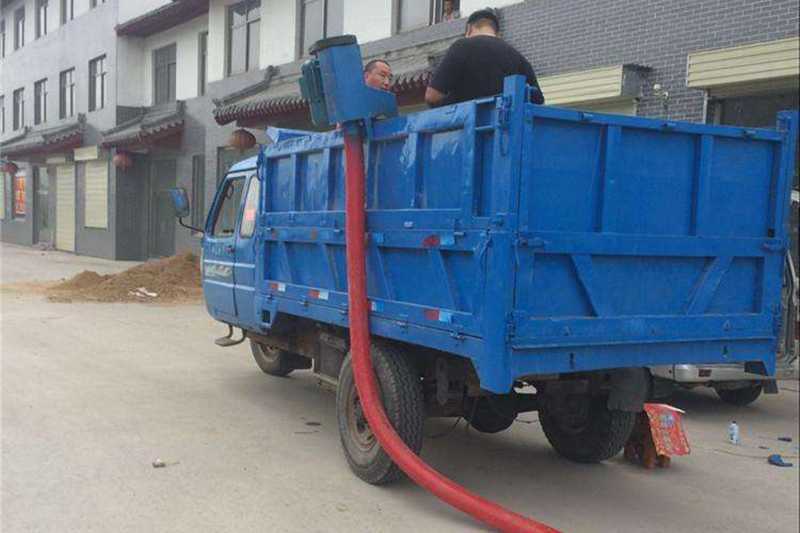 車載式吸糧機(jī)